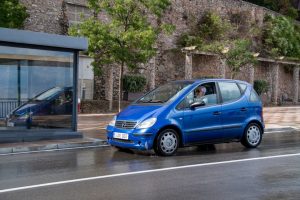 EU Electric Vehicle Prices Drop €1,800 Amid Climate Policy Crackdown and Rising Environmental Pressures